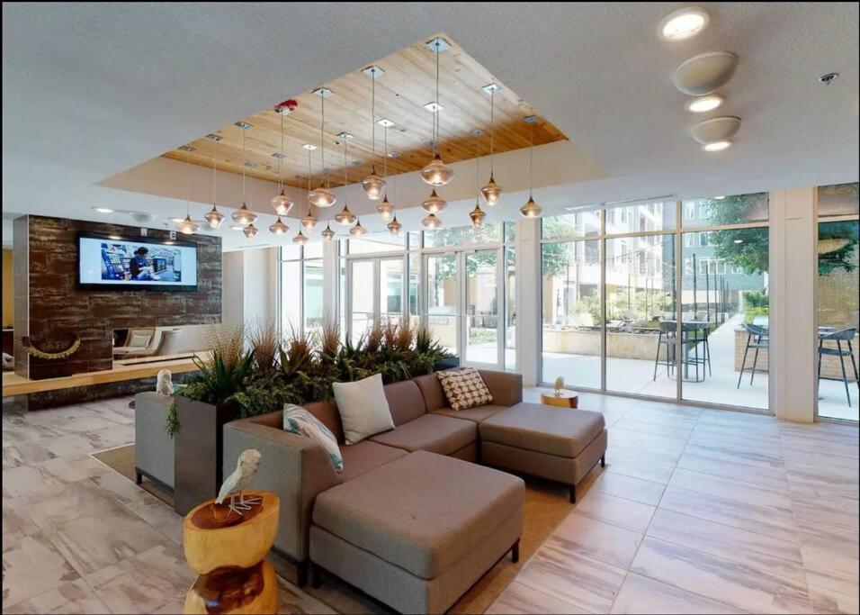 Beautiful Riverwalk Apt With Full Amenities, King Bed & Free Parking San Antonio Exterior foto