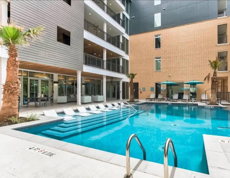 Beautiful Riverwalk Apt With Full Amenities, King Bed & Free Parking San Antonio Exterior foto