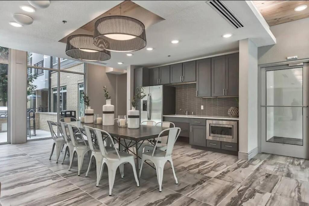 Beautiful Riverwalk Apt With Full Amenities, King Bed & Free Parking San Antonio Exterior foto